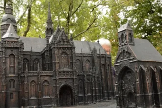 V Košiciach osadili bronzovú miniaturu Dómu sv. Alžbety