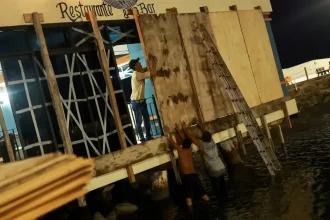 VIDEO: Mexiko zasiahol hurikán Polo. Búrka tretej kategórie si vyžiadala obete