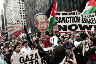 VIDEO: Newyorská polícia zatkla desiatky protestujúcich proti Netanjahuovi