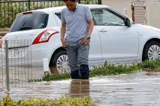 VIDEO: Tajfún Dujuan zasiahol Tokio. Obete, zosuvy pôdy, tisíce bez elektriny