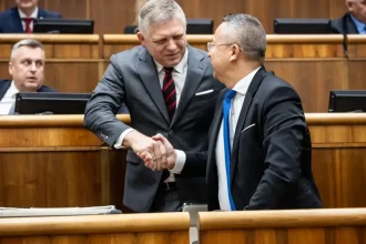Vláda potvrdila, že dlhovú brzdu bude ignorovať. Kamenický využije výnimku