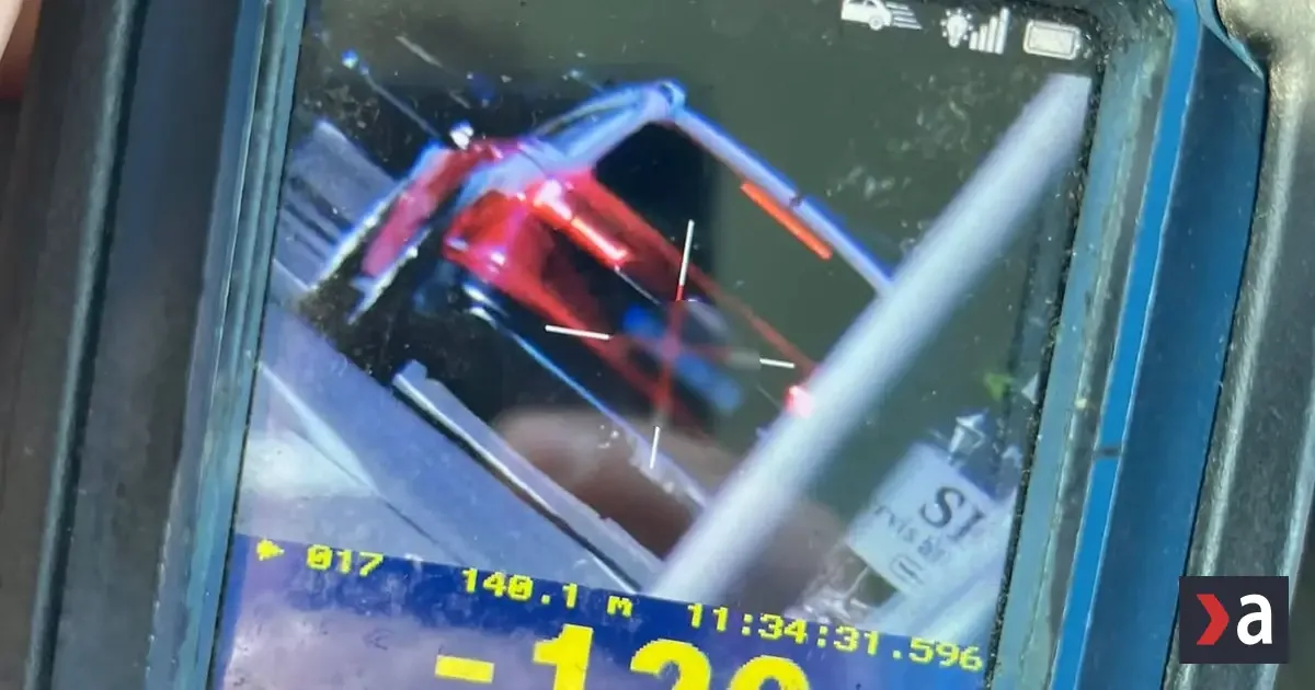 19-ročný šofér išiel v obci 120 km/h, vodičský preukaz mu zobrali na mieste