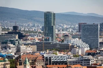 Agroministri V4 dnes rokujú v SR, NOÚ rozširuje starostlivosť o pacientky