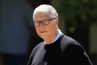 Bill Gates varuje pred AI bez regulácie. Očakáva nárast kyberútokov