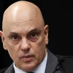 Brazílsky súd vydal zatykač na syna exprezidenta Bolsonara, ktorý žije v USA
