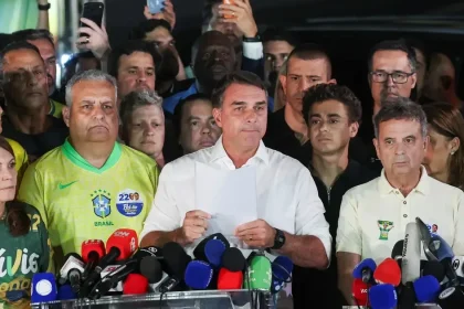 Brazílsky súd vyšetruje Bolsonarovu kampaň pre možné peniaze zo zahraničia