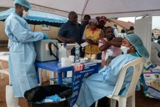 Ebola v Keni: už sedem nakazených, medzi nimi aj zdravotníci