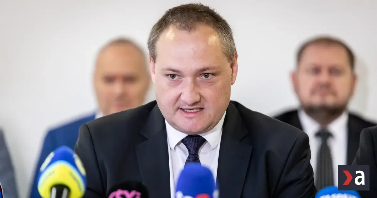 Eduard Burda zostáva dekanom Právnickej fakulty UK, vo voľbách nemal protikandidáta