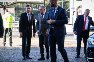 Fico prišiel na ministerstvo životného prostredia s Tarabom