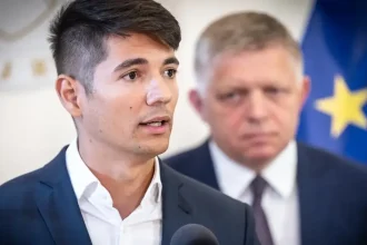 Ficova vláda pod vlajkou boja za suverenitu bráni iba vlastnú moc a beztrestnosť
