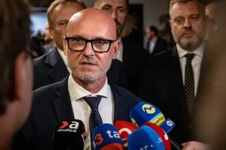 Gröhlingove slová o 13. dôchodkoch vyvolali v koalícii rozruch.