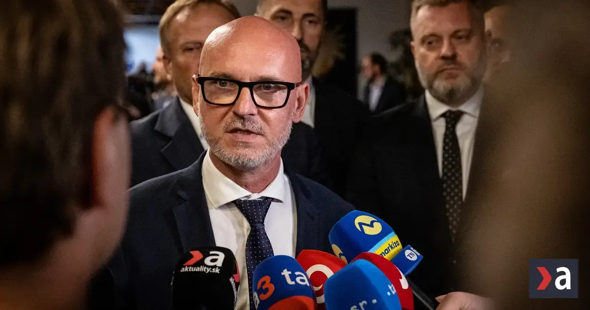 Gröhlingove slová o 13. dôchodkoch vyvolali v koalícii rozruch.