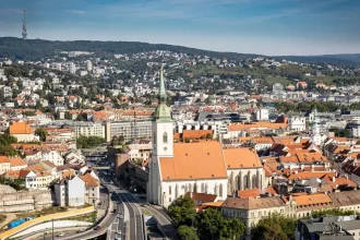 Hlas-SD vyzýva ľudí k víkendovým voľbám, SaS kritizuje drahšie ceny elektriny