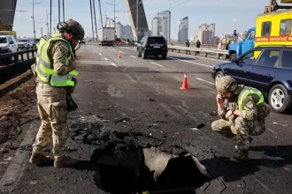Kyjev chráni mosty obrími sieťami. Mesto čelí najsilnejším útokom od začiatku vojny