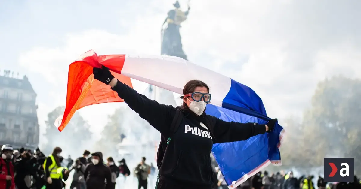 Le Penová a Fico: Za nepokoje vo Francúzsku nie sú študenti