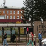 Lekárne sa bijú o antibiotiká, na uliciach opäť rúška. Zabil mor mladú ruskú laborantku?