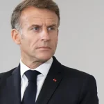 Macron kritizuje sociálne siete za podnecovanie napätia počas protestov