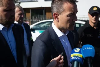 Ministerstvo školstva odmieta prehliadanie potrieb mladých, poukazuje na investície