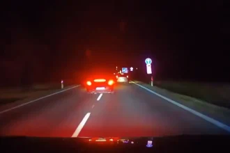 Muž bez vodičského preukazu šoféroval auto s cudzou ŠPZ pod vplyvom drog