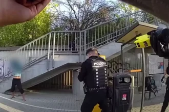 Muž s nožom hrozil medikom v Bratislave, súd ho poslal do väzby