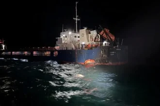 Námorné drony zasiahli kontajnerovú loď pri pobreží Bulharska, posádku evakuovali
