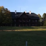 Národný park stavia v Tatranskej Javorine plot s elektrickou bránou, návrat pred rok 1989