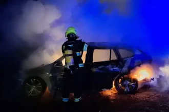 Nočný požiar auta v Žilinskej Lehote: Hasiči potvrdili úmyselné zapálenie
