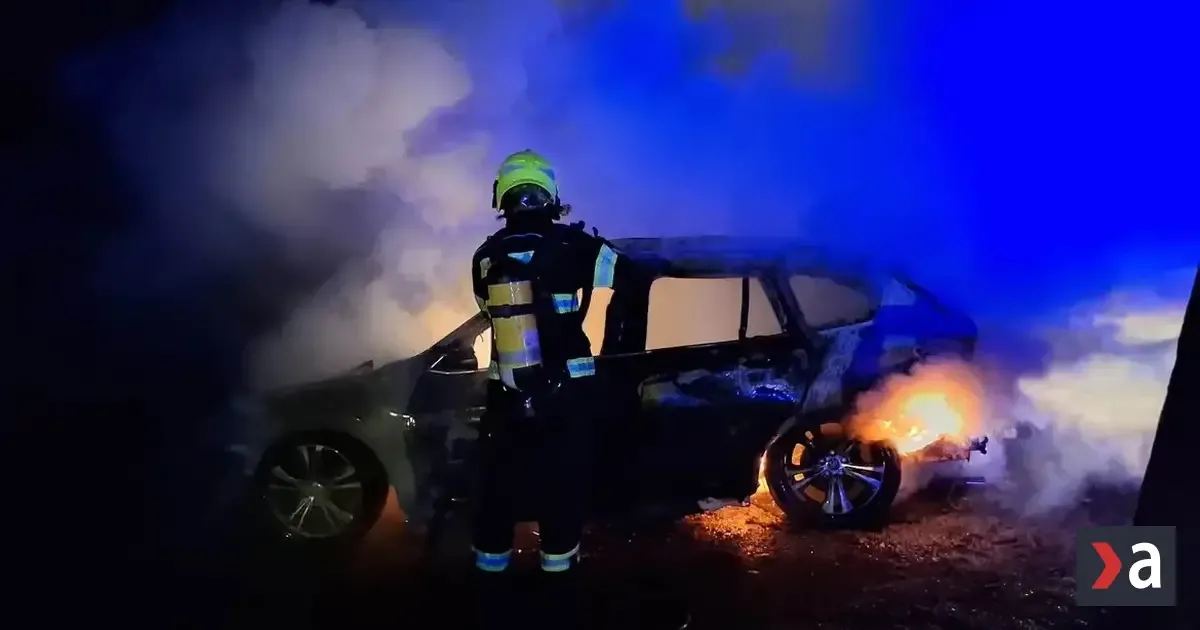 Nočný požiar auta v Žilinskej Lehote: Hasiči potvrdili úmyselné zapálenie