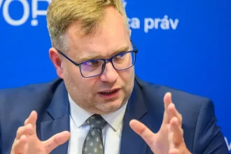 Ombudsman žiada zmenu pravidiel sociálnych dávok