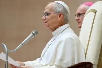 Pápež Lev XIV. absolvuje operáciu pľúc, lekári mu odstránia malý uzlík