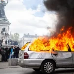 Paríž predlžuje zákaz vychádzania aj na dnešnú noc, sprísňuje pravidlá pre protesty
