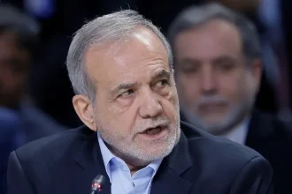 Pezeškiján tvrdí, že mierové rokovania sa nedajú viesť pod tlakom a hrozbami
