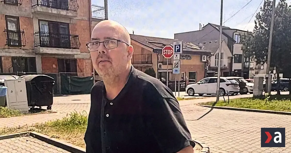 Polícia pátra po mužovi z fotografie po útoku na pošte v Senci