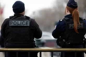 Polícia zatkla mladistvého po streľbe v škole v južnom Francúzsku