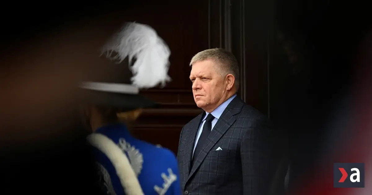 Polovičné cestovné vo vlakoch pokračuje aj v novembri, uviedol Fico
