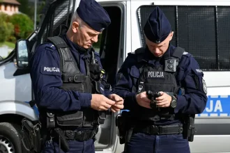 Poľská polícia prekazila plánovaný útok 17-ročného mladíka na školu