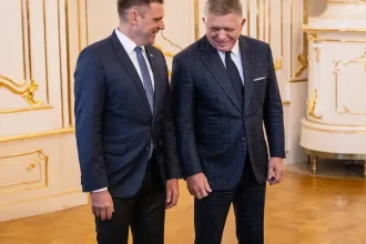 Predčasné voľby má v rukách hŕstka poslancov. Čo prinesie Tarabov príchod?