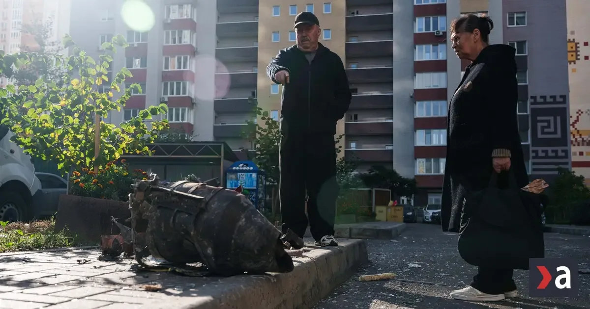 Pri útoku dronov na Kyjev zomrel človek, dvaja ľudia sa zranili