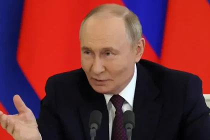 Putin odmieta ustúpiť od požiadavky na celý Donbas, odkázal to Stubbovi a Störemu