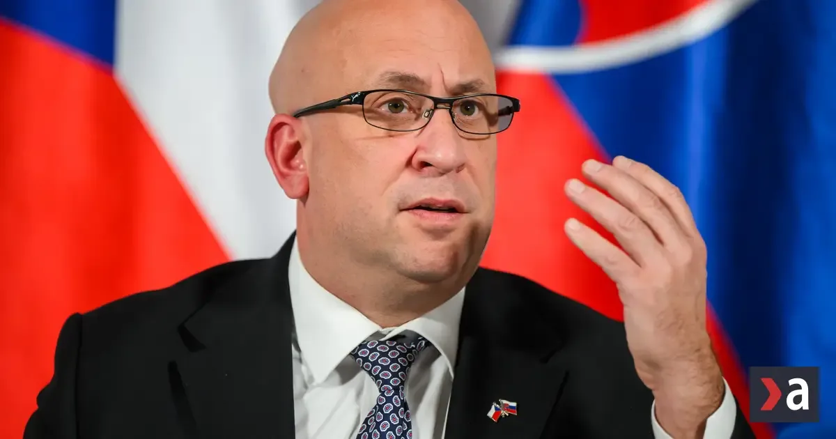 Ráž dlho odmietal diskusiu s Vallom, teraz pred ním stojí. Pôjde do súboja?