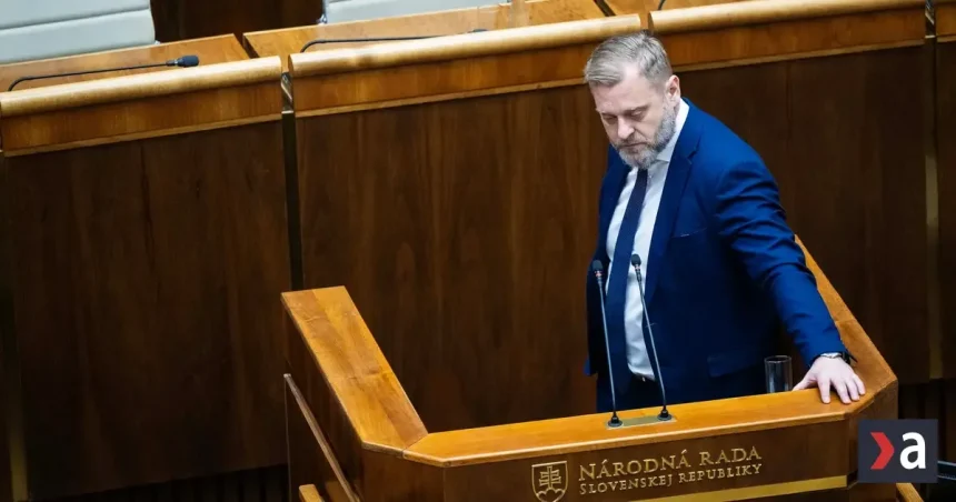 SaS kritizuje nákup sanitiek pre hasičov, podozrieva z tendra na mieru