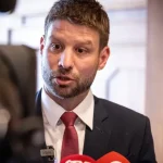 Šimečkovi a Takáčovi v Markíze stíšili mikrofóny. Pri hádke si to nevšimli