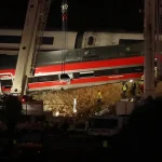 Španielsky vlak išiel pred nehodou minimálne 160 km/h, obetí už 69