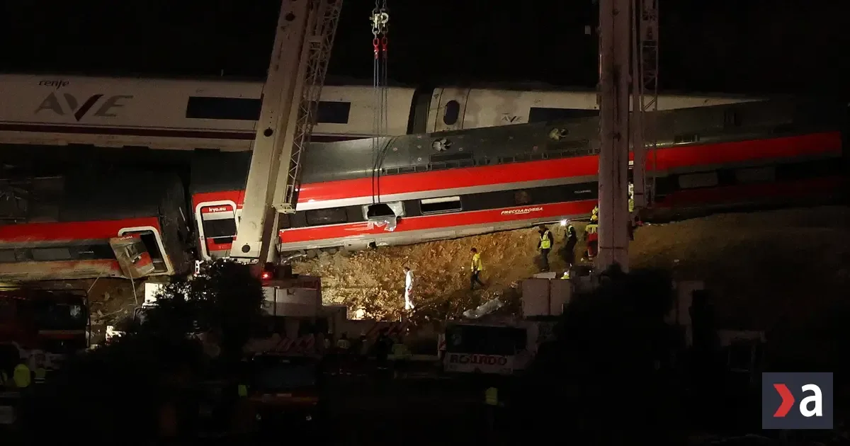 Španielsky vlak išiel pred nehodou minimálne 160 km/h, obetí už 69