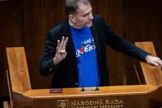 Štátna ochrana len pre tých, čo dodržiavajú bezpečnostné pokyny, tvrdí minister vnútra