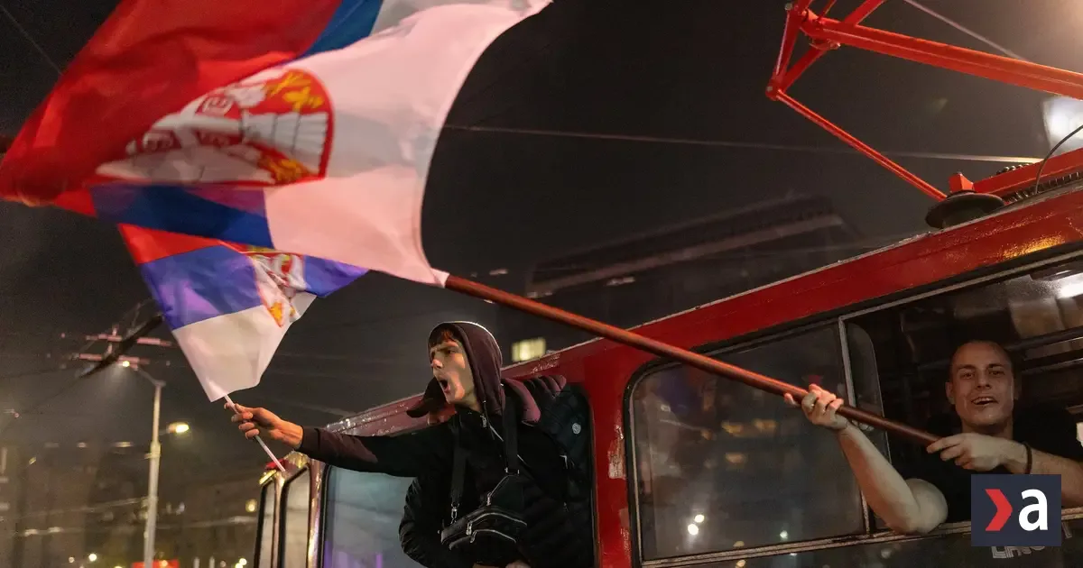 Študentská kandidátka zdolala Vučiča. V 22 mestách porazila SNS, bodovala v Novom Sade