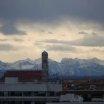 Studený front mení počasie na Slovensku. Výrazné ochladenie pocítia najmä ľudia na horách