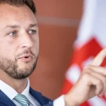 Šutaj Eštok vyzval na účasť vo voľbách a v Košickom kraji podporil Igora Šimka