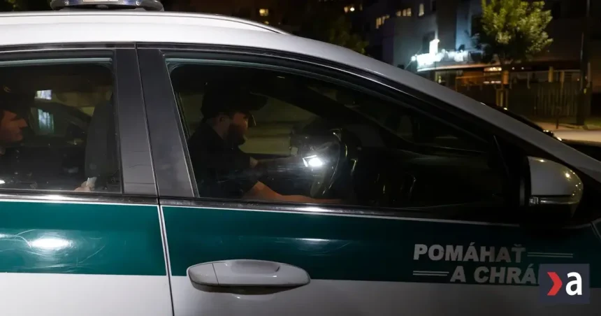 Trenčianski policajti obvinili troch mužov v súvislosti s drogovou sieťou a krádežou