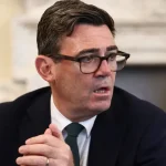 USA plánujú odvysielať popravu strelca z Fort Hood naživo, britský premiér to odsudzuje